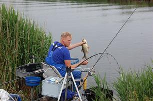 District Hunsingo organiseert Clinic Vissen met Feeder Hengel 