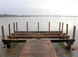 Foto impressie bouwfasen vissteiger Heeresmeer Feb 2012 (10)