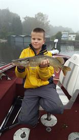 Frank van der Kamp zoon van Robert met snoekje