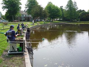 Hengelsportdemonstratie camping jachthaven Meerwijck 