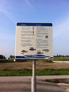 Infobord bij trailerhelling Blauwestad