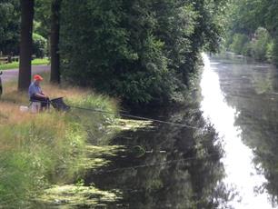 Opschonen Oranjekanaal &amp; Borgerzijtak