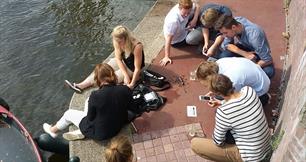 Studenten doen onderzoek naar waterkwaliteit 