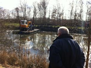 Visplas Eesergroen op de schop